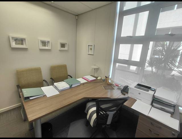 123M² OFFICE FOR SALE IN LONEHILL